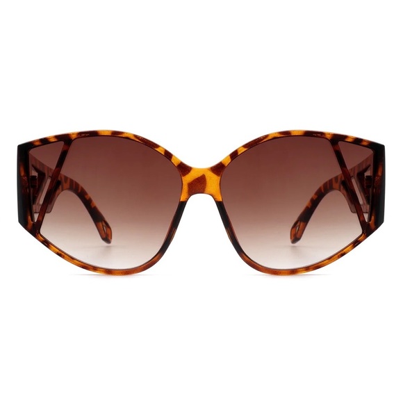 Women’s Oversize Tortoise Round Cat Eye Sunglasses - Picture 1 of 2